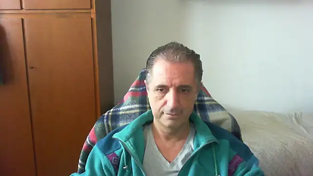 lliuk70mi online show from 04-27-26, 02:37