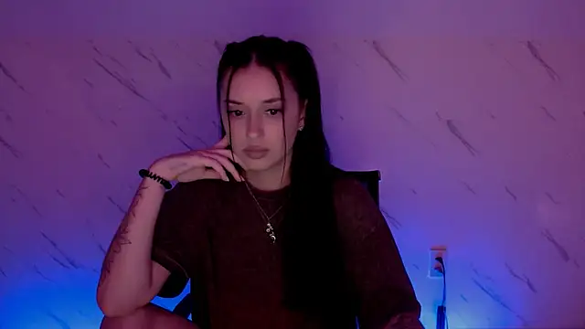 Snapshot of AlisaLink chatting on 11-11-25, 04:07 AlisaLink online show from 11-11-25, 04:07