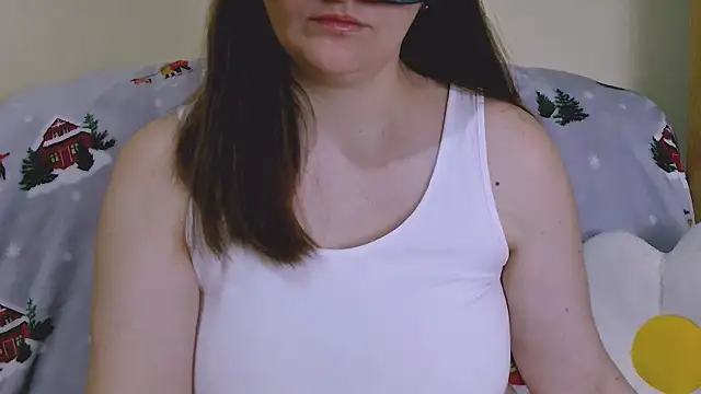 ChubbyMaia online show from 01-13-25, 02:42