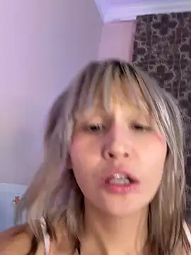 bigbabykiki online show from 10-30-25, 02:07