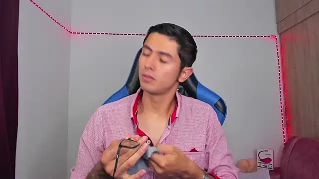Ethan Sai    online show from 12-04-24, 01:14