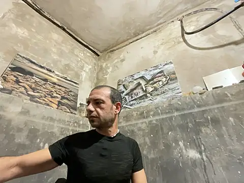 FotografoPollon online show from 02-04-25, 04:08