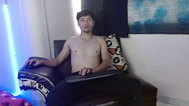 nolanjay  online show from 01-08-25, 03:39