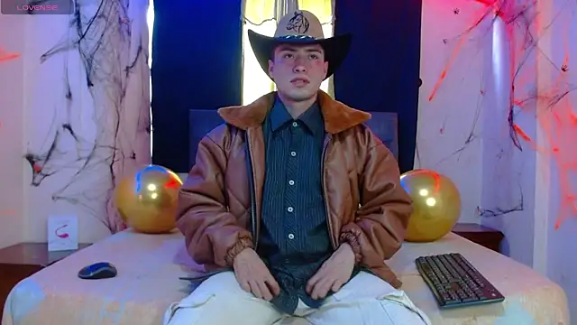 nolanjay  online show from 10-10-25, 08:19