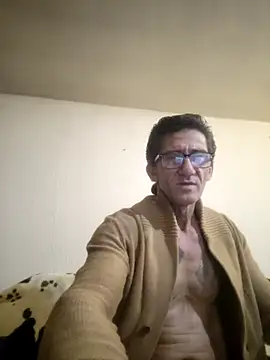 Snapshot of Zgodanilep chatting on 02-09-25, 12:30 Zgodanilep online show from 02-09-25, 12:30