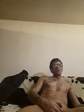 Snapshot of Zgodanilep chatting on 02-15-25, 02:26 Zgodanilep online show from 02-15-25, 02:26