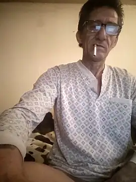 Snapshot of Zgodanilep chatting on 02-18-25, 02:16 Zgodanilep online show from 02-18-25, 02:16