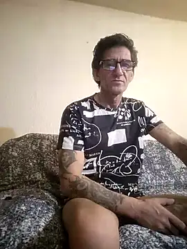 Snapshot of Zgodanilep chatting on 02-21-25, 03:10 Zgodanilep online show from 02-21-25, 03:10