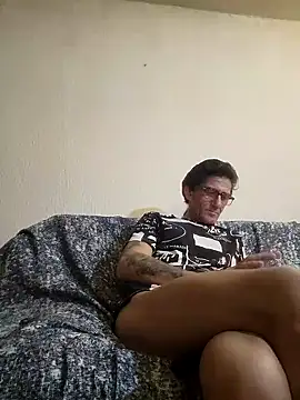 Snapshot of Zgodanilep chatting on 02-21-25, 11:54 Zgodanilep online show from 02-21-25, 11:54