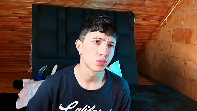 Snapshot of Justyn_Ross chatting on 10-16-25, 05:36 Justyn Ross online show from 10-16-25, 05:36