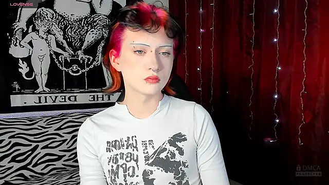 Snapshot of Vailyreb_ chatting on 12-23-24, 01:24 Vailyreb online show from 12-23-24, 01:24