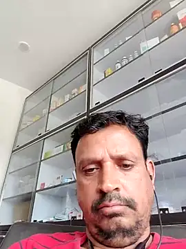 Snapshot of Raj1043 chatting on 06-10-26, 05:39 Raj1043 online show from 06-10-26, 05:39