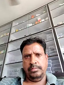 Snapshot of Raj1043 chatting on 06-11-26, 06:44 Raj1043 online show from 06-11-26, 06:44