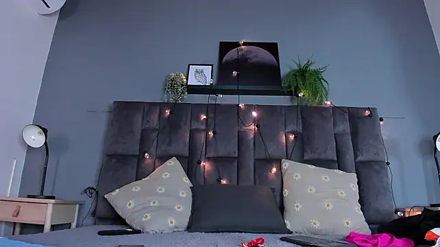 Snapshot of DulceAurora__ chatting on 02-27-26, 02:55 DulceAurora online show from 02-27-26, 02:55