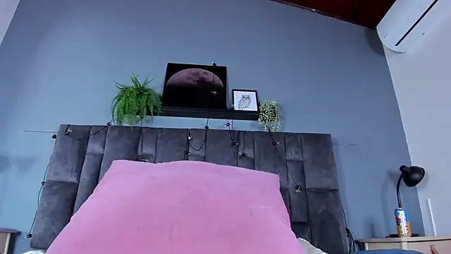 Snapshot of DulceAurora__ chatting on 03-06-26, 03:03 DulceAurora online show from 03-06-26, 03:03