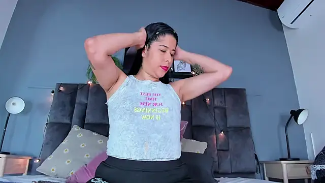 Snapshot of DulceAurora__ chatting on 03-18-26, 04:48 DulceAurora online show from 03-18-26, 04:48