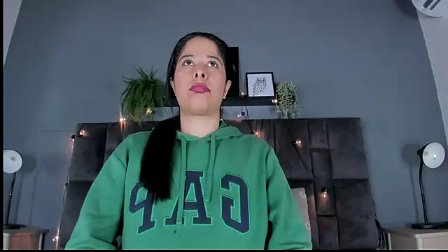 Snapshot of DulceAurora__ chatting on 03-24-26, 02:49 DulceAurora online show from 03-24-26, 02:49