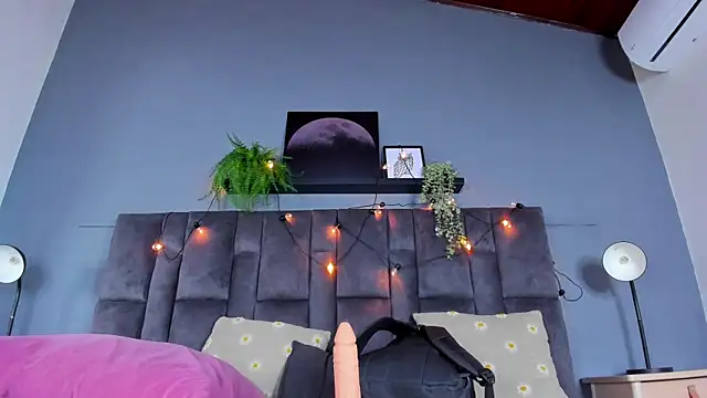 DulceAurora   online show from 05-05-26, 02:52