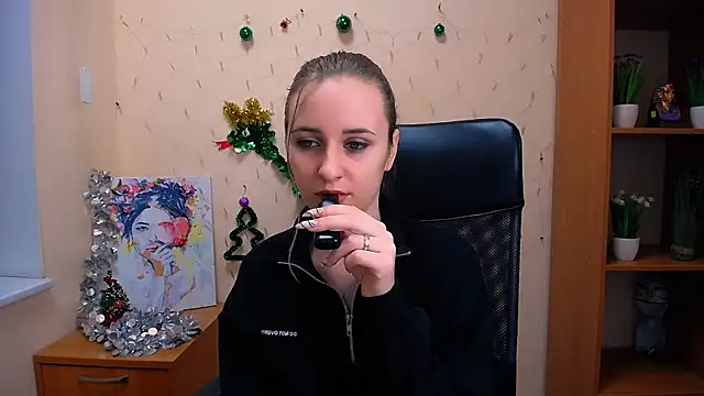  Nicole new online show from 12-14-24, 12:44