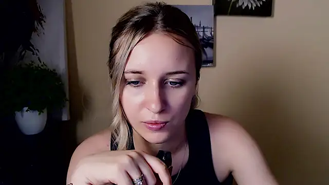 Snapshot of _Nicole_new chatting on 06-07-26, 10:30 Nicole new online show from 06-07-26, 10:30