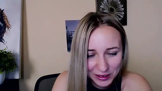 Snapshot of _Nicole_new chatting on 06-17-26, 09:12 Nicole new online show from 06-17-26, 09:12