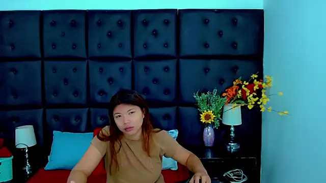 Isalombardi online show from 06-19-26, 02:27