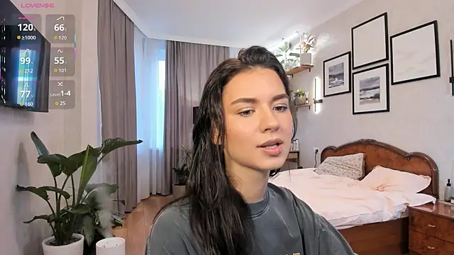 NicoleLuv online show from 10-15-25, 01:11