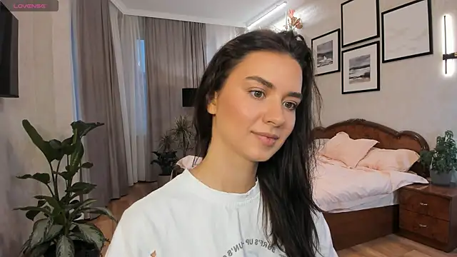 NicoleLuv online show from 10-24-25, 01:29