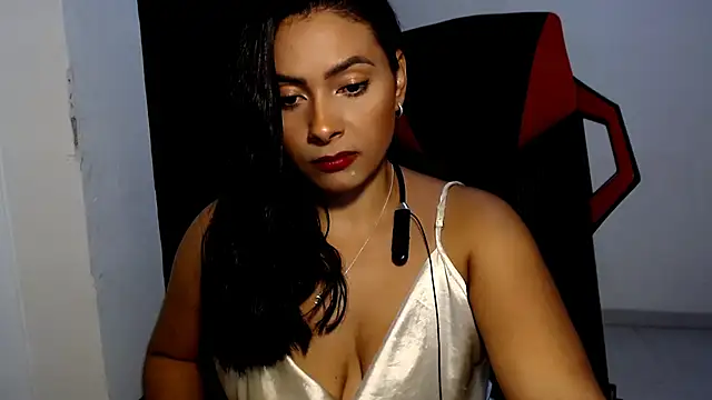 meghan2 online show from 05-06-26, 02:19
