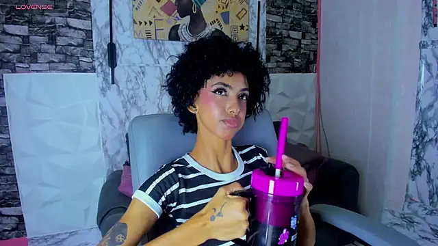 Queen Cuarxxo online show from 05-27-26, 01:57
