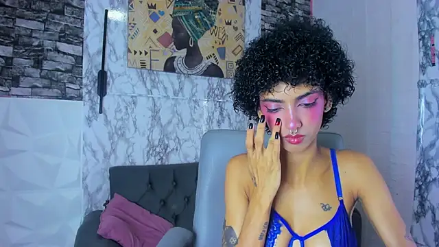 Queen Cuarxxo online show from 06-25-26, 12:10