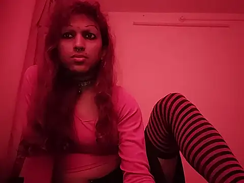 Snapshot of MmmMonikaBabie chatting on 05-30-26, 03:20 MmmMonikaBabie online show from 05-30-26, 03:20