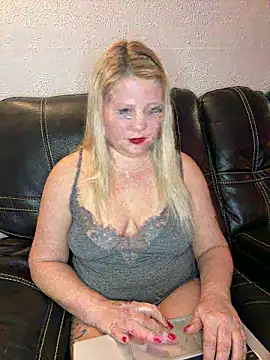 BlondyBrat online show from 12-19-25, 11:45