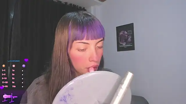 Snapshot of MiaGoth_ chatting on 10-08-25, 01:58 MiaGoth online show from 10-08-25, 01:58