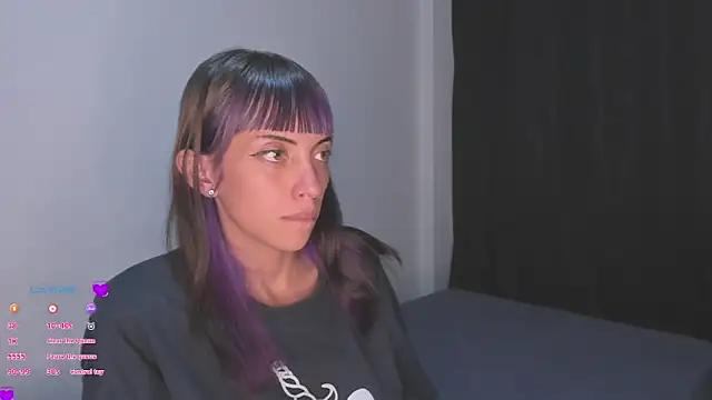 Snapshot of MiaGoth_ chatting on 10-11-25, 01:27 MiaGoth online show from 10-11-25, 01:27