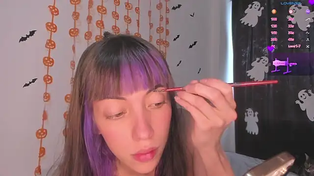 Snapshot of MiaGoth_ chatting on 10-18-25, 08:53 MiaGoth online show from 10-18-25, 08:53