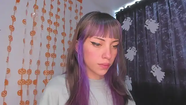 Snapshot of MiaGoth_ chatting on 10-19-25, 02:40 MiaGoth online show from 10-19-25, 02:40