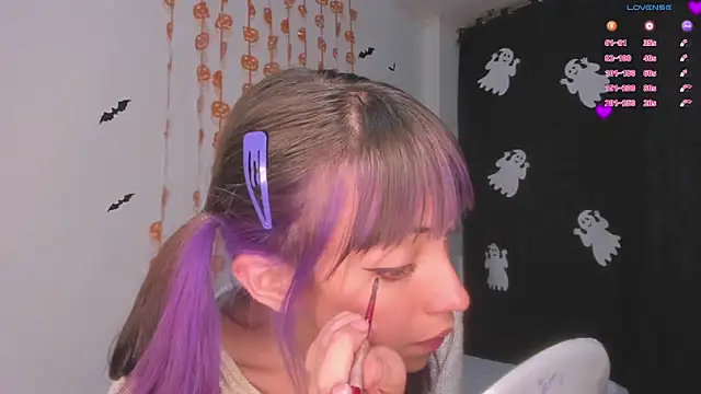 Snapshot of MiaGoth_ chatting on 10-24-25, 01:13 MiaGoth online show from 10-24-25, 01:13