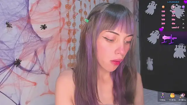 Snapshot of MiaGoth_ chatting on 10-25-25, 01:24 MiaGoth online show from 10-25-25, 01:24