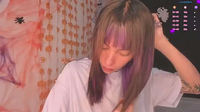 Snapshot of MiaGoth_ chatting on 11-05-25, 02:22 MiaGoth online show from 11-05-25, 02:22