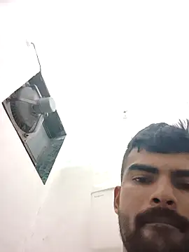 yourboy2000   online show from 04-05-26, 10:18