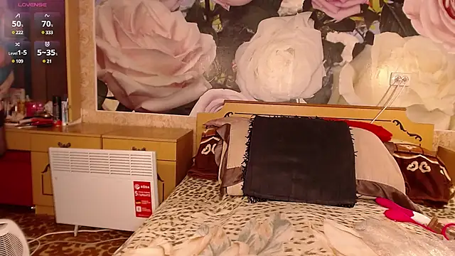 Snapshot of MarineSweet chatting on 03-11-25, 01:45 MarineSweet online show from 03-11-25, 01:45