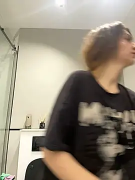 Snapshot of BelleSkye chatting on 03-15-25, 05:08 BelleSkye online show from 03-15-25, 05:08