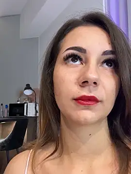 Snapshot of BelleSkye chatting on 10-15-25, 03:28 BelleSkye online show from 10-15-25, 03:28