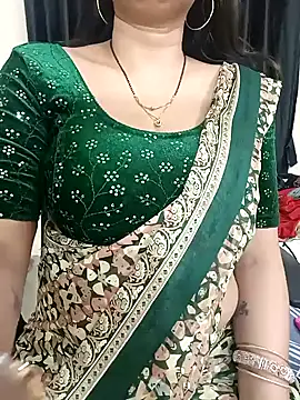 Snapshot of kaamuk_shweta chatting on 02-21-25, 02:16 kaamuk shweta online show from 02-21-25, 02:16