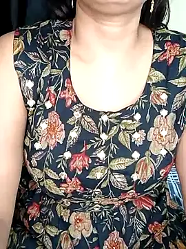 Snapshot of kaamuk_shweta chatting on 02-23-25, 11:33 kaamuk shweta online show from 02-23-25, 11:33