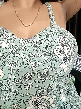 Snapshot of kaamuk_shweta chatting on 02-25-25, 10:37 kaamuk shweta online show from 02-25-25, 10:37