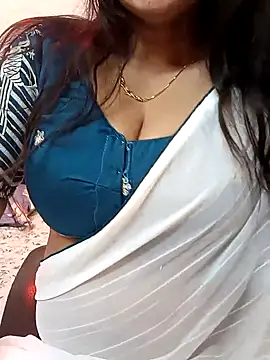 Snapshot of kaamuk_shweta chatting on 03-12-25, 05:13 kaamuk shweta online show from 03-12-25, 05:13