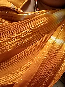 Snapshot of kaamuk_shweta chatting on 09-14-25, 05:45 kaamuk shweta online show from 09-14-25, 05:45