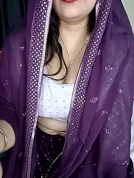 Snapshot of kaamuk_shweta chatting on 09-21-25, 10:44 kaamuk shweta online show from 09-21-25, 10:44